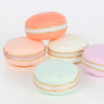 Load image into Gallery viewer, The surprise of Meri Meri and Ladurée: macarons