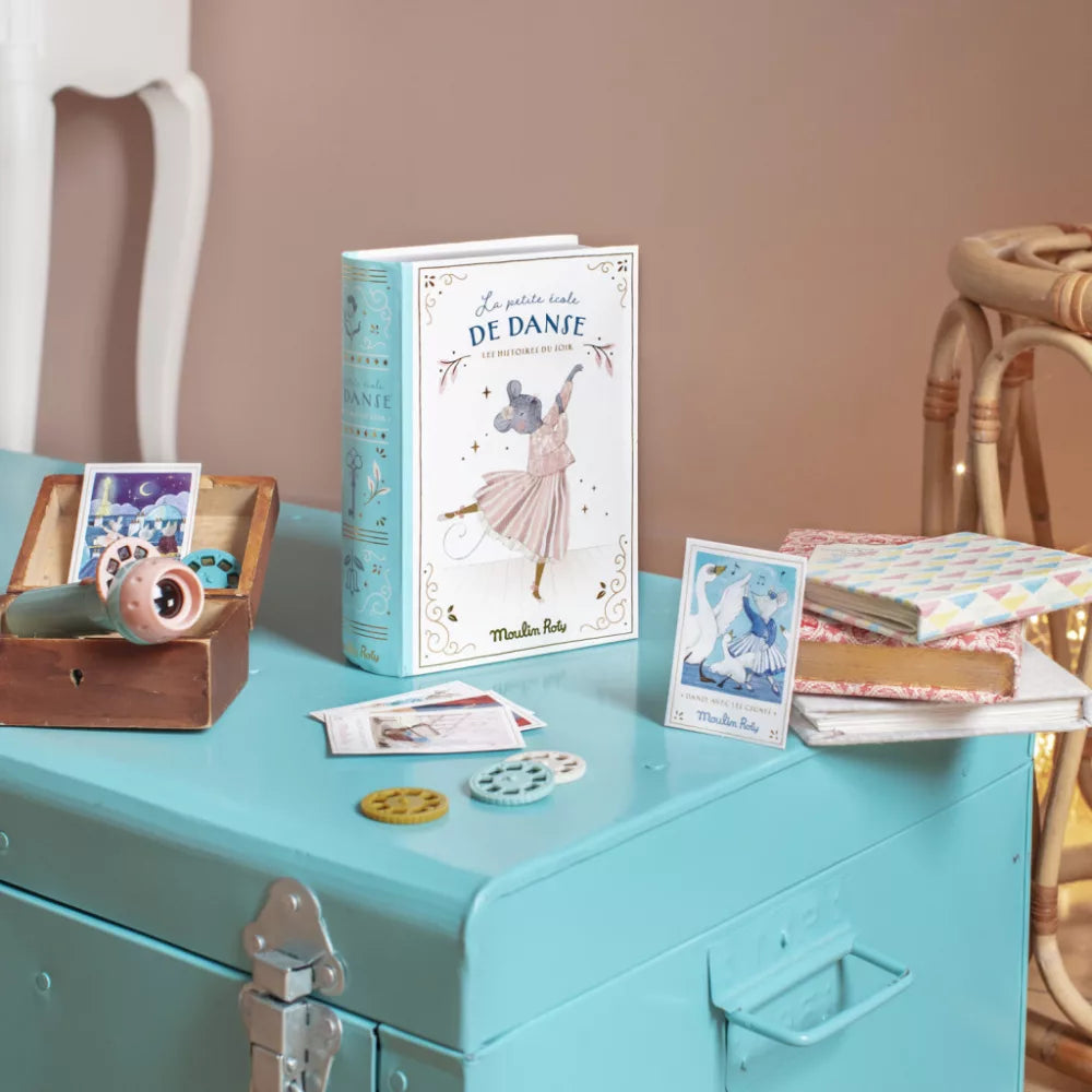 Moulin Roty slide projector lamp - The dance school story projector book